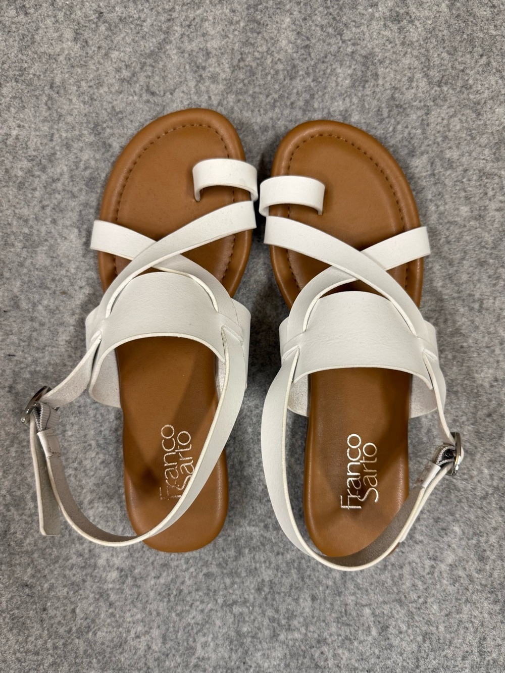 Franco Sarto White Toe Loop Flat Sandals Strappy Ankle Buckle Minimalist size 8